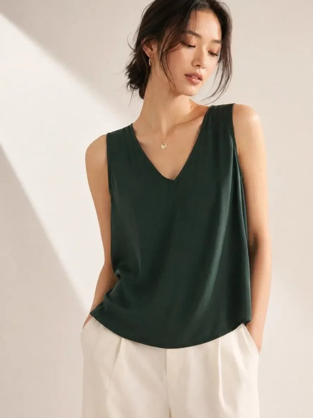 Quince Washable Stretch Silk V-Neck Tank in Forest Green Size Large